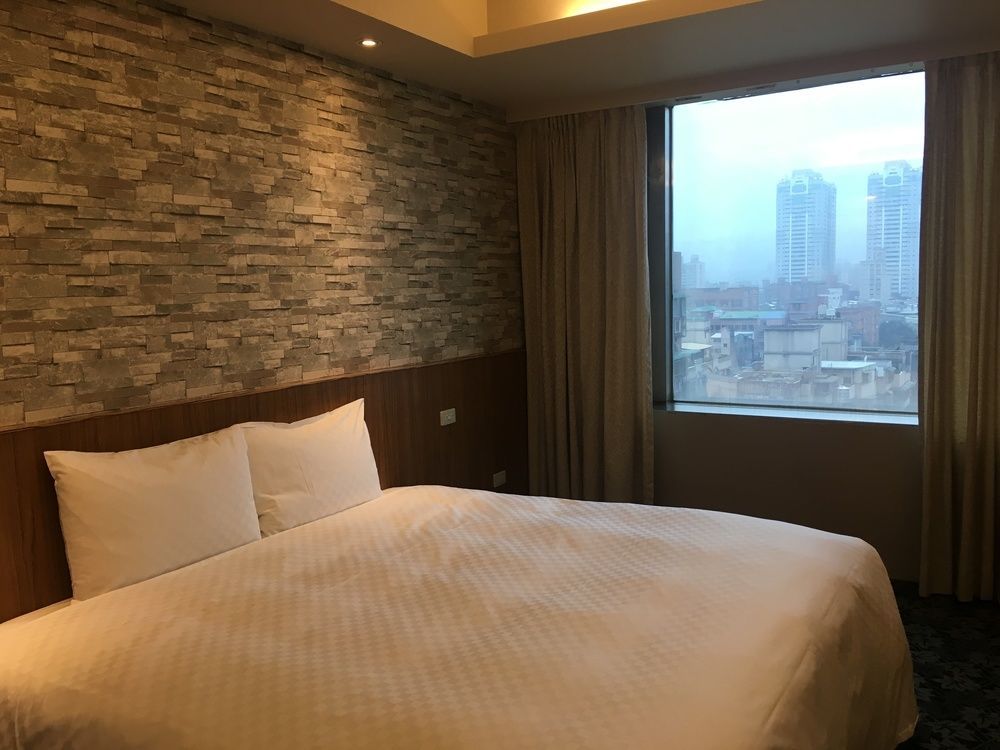 友愛金色商旅golden Age Hotel Тайпей Екстериор снимка
