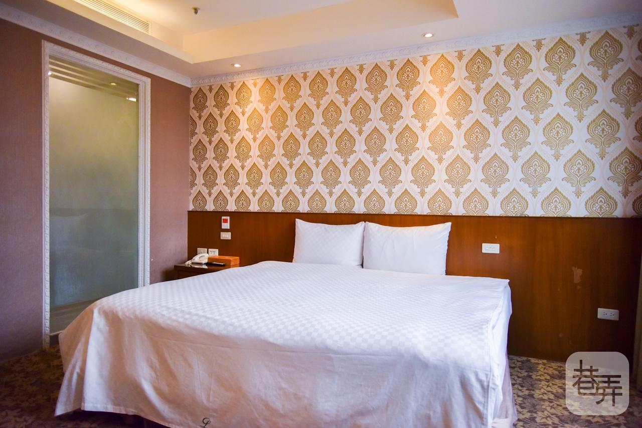 友愛金色商旅golden Age Hotel Тайпей Екстериор снимка